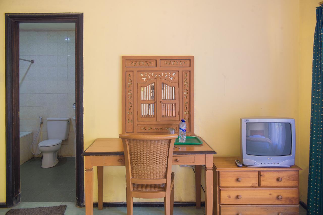 Foresta Inn Family Resort Prigen Bagian luar foto