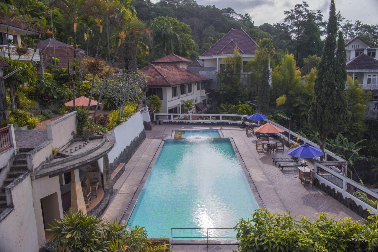 Foresta Inn Family Resort Prigen Bagian luar foto