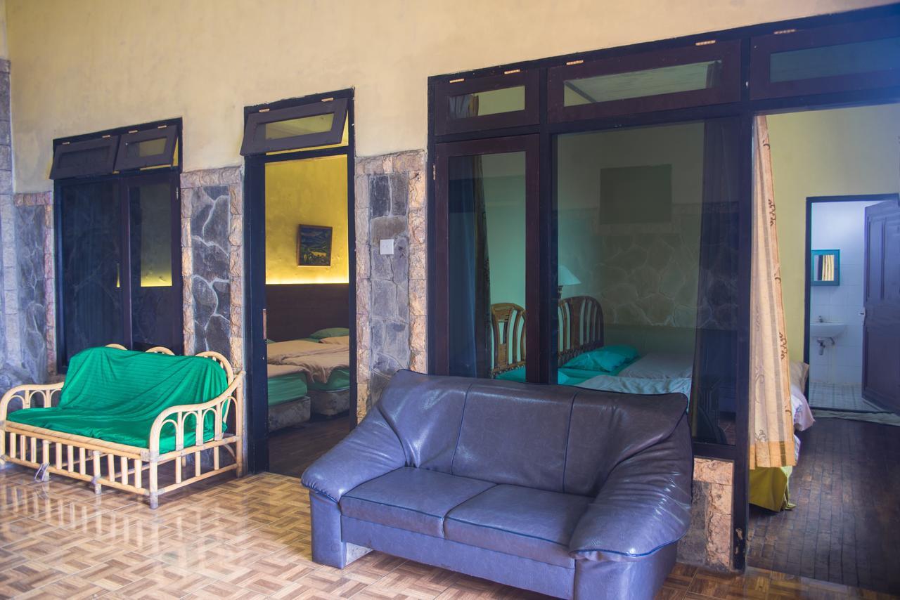 Foresta Inn Family Resort Prigen Bagian luar foto
