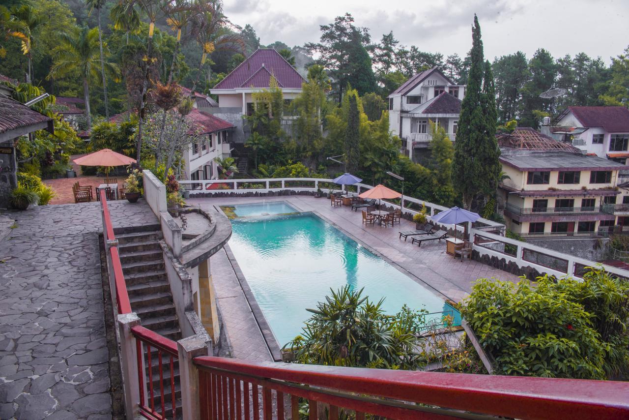Foresta Inn Family Resort Prigen Bagian luar foto